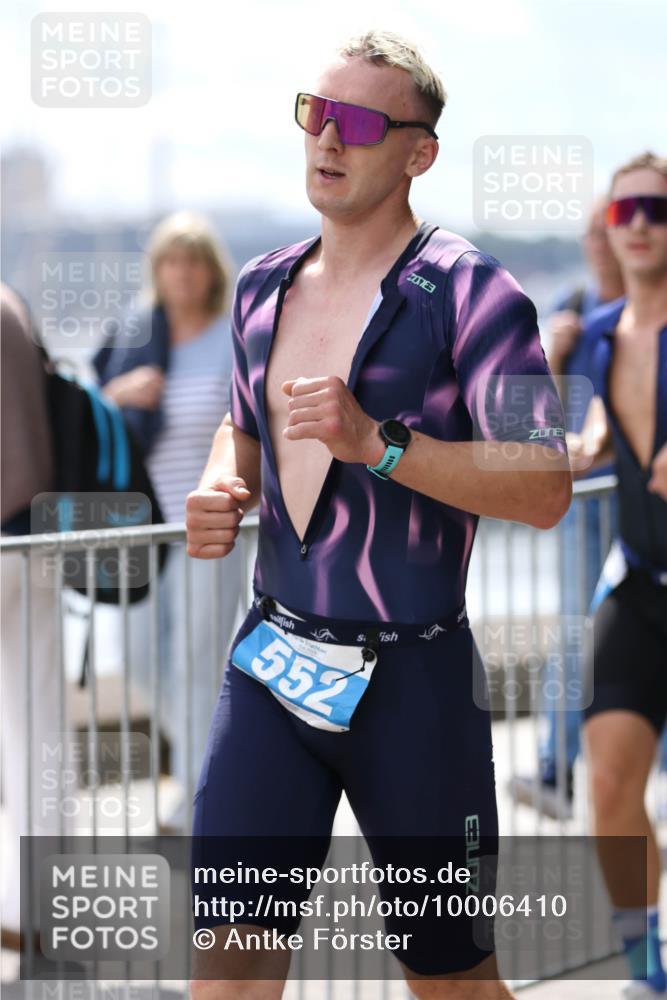 16.08.2026 - KN Förde Triathlon 2026 Antke Förster http://msf.ph/oto/10006410 16.08.2026 13:46:37 Laufen 552, 3 meine-sportfotos.de