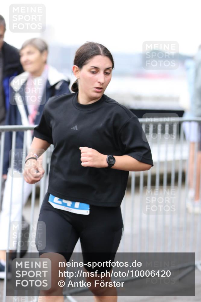16.08.2026 - KN Förde Triathlon 2026 Antke Förster http://msf.ph/oto/10006420 16.08.2026 10:22:20 Laufen  meine-sportfotos.de