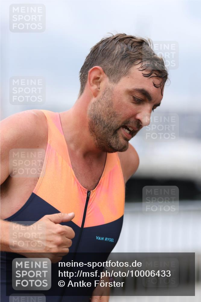 16.08.2026 - KN Förde Triathlon 2026 Antke Förster http://msf.ph/oto/10006433 16.08.2026 12:02:59 Laufen  meine-sportfotos.de