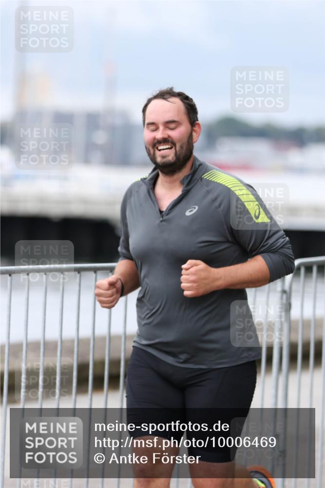 16.08.2026 - KN Förde Triathlon 2026 Antke Förster http://msf.ph/oto/10006469 16.08.2026 12:03:16 Laufen  meine-sportfotos.de