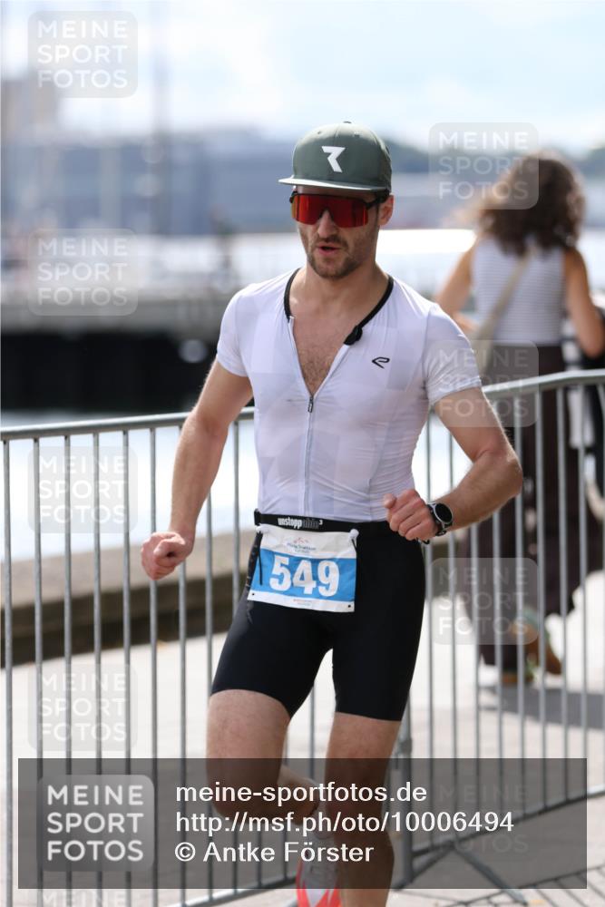 16.08.2026 - KN Förde Triathlon 2026 Antke Förster http://msf.ph/oto/10006494 16.08.2026 13:47:29 Laufen 7, 549 meine-sportfotos.de