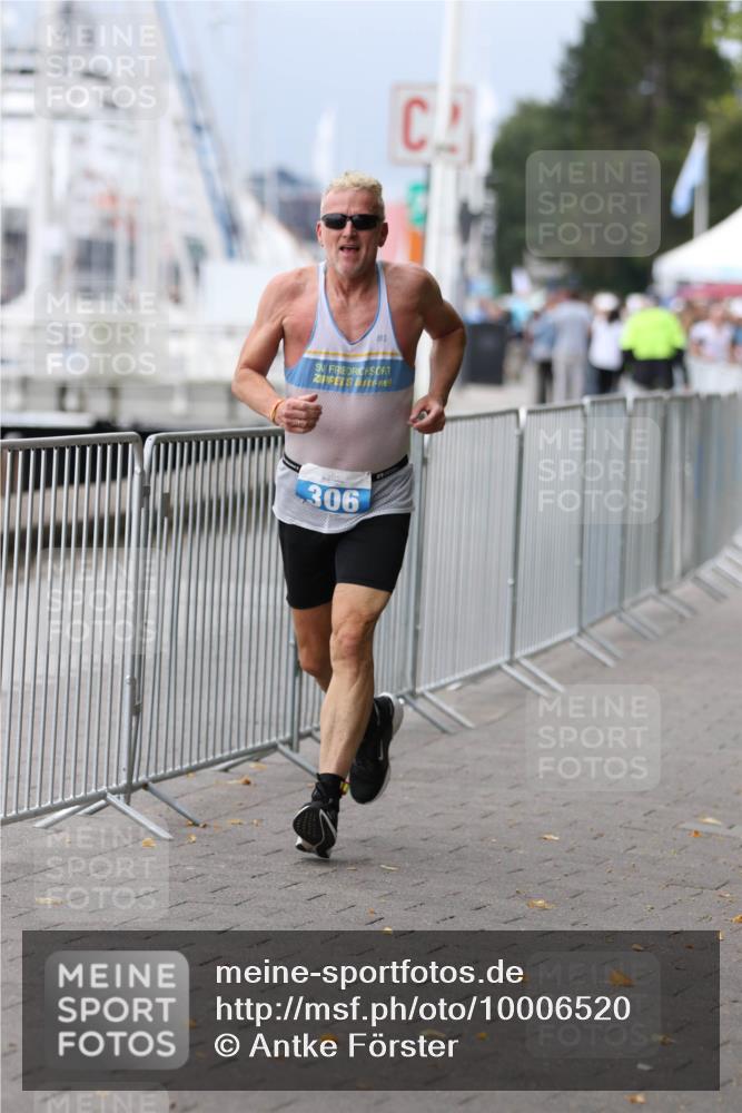 16.08.2026 - KN Förde Triathlon 2026 Antke Förster http://msf.ph/oto/10006520 16.08.2026 12:03:48 Laufen 313, 306 meine-sportfotos.de