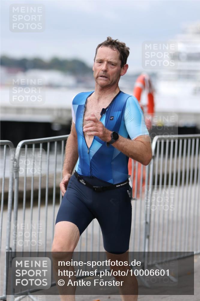 16.08.2026 - KN Förde Triathlon 2026 Antke Förster http://msf.ph/oto/10006601 16.08.2026 12:04:36 Laufen  meine-sportfotos.de