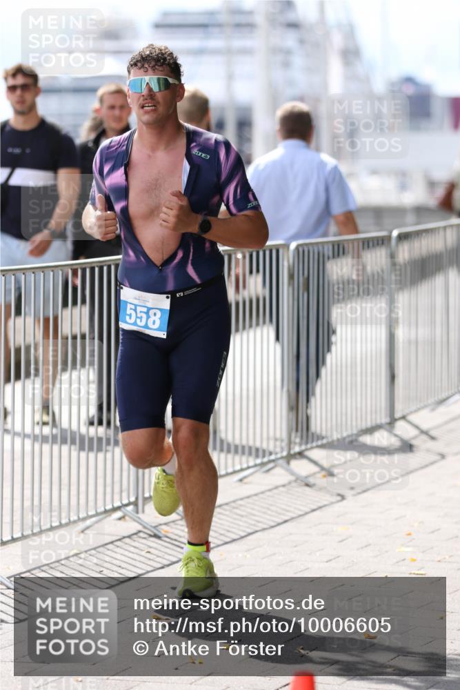 16.08.2026 - KN Förde Triathlon 2026 Antke Förster http://msf.ph/oto/10006605 16.08.2026 13:48:13 Laufen 558, 3 meine-sportfotos.de