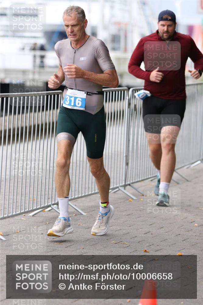 16.08.2026 - KN Förde Triathlon 2026 Antke Förster http://msf.ph/oto/10006658 16.08.2026 12:04:57 Laufen 3, 30, 316 meine-sportfotos.de
