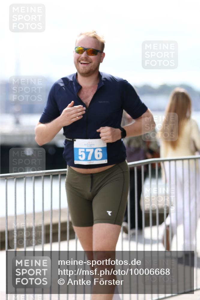 16.08.2026 - KN Förde Triathlon 2026 Antke Förster http://msf.ph/oto/10006668 16.08.2026 13:48:44 Laufen 576 meine-sportfotos.de