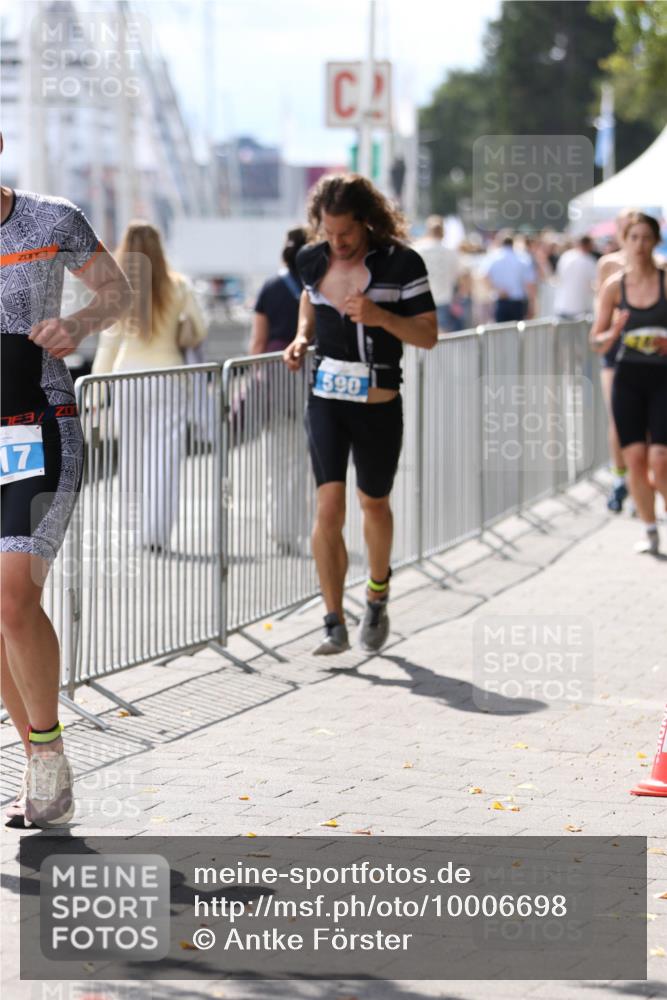 16.08.2026 - KN Förde Triathlon 2026 Antke Förster http://msf.ph/oto/10006698 16.08.2026 13:48:54 Laufen 17, 590 meine-sportfotos.de