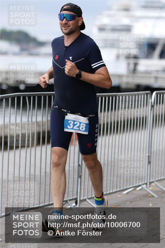 16.08.2026 - KN Förde Triathlon 2026 Antke Förster http://msf.ph/oto/10006700 16.08.2026 12:05:13 Laufen 328, 17 meine-sportfotos.de