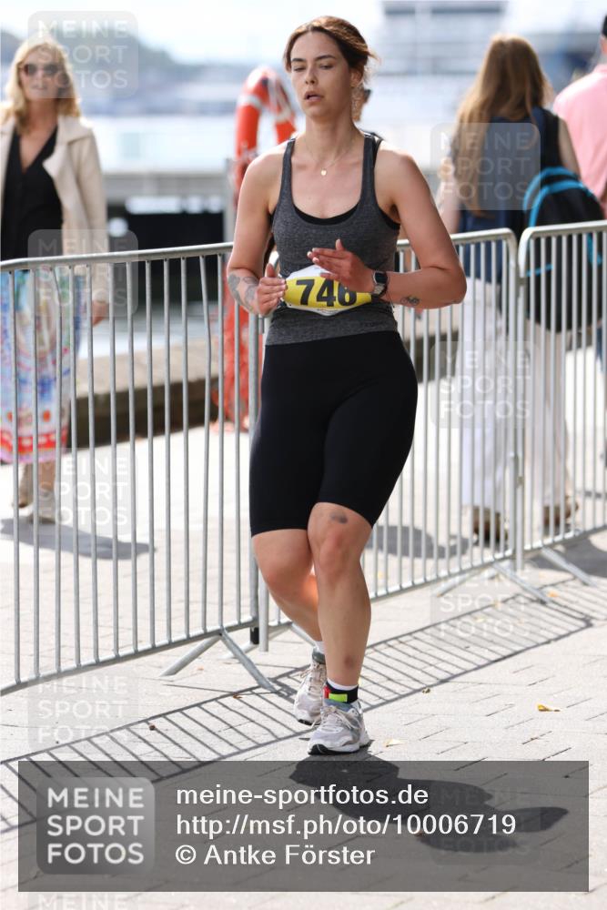 16.08.2026 - KN Förde Triathlon 2026 Antke Förster http://msf.ph/oto/10006719 16.08.2026 13:49:00 Laufen 746 meine-sportfotos.de