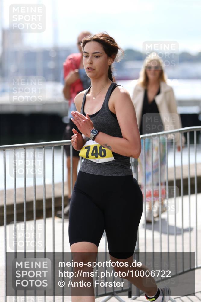 16.08.2026 - KN Förde Triathlon 2026 Antke Förster http://msf.ph/oto/10006722 16.08.2026 13:49:01 Laufen 746 meine-sportfotos.de