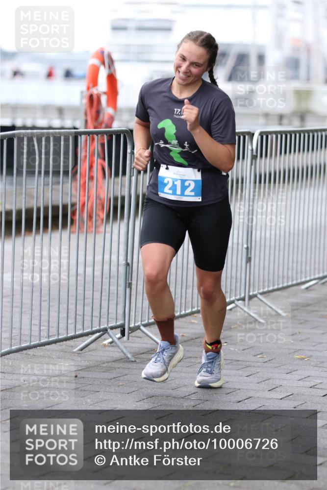 16.08.2026 - KN Förde Triathlon 2026 Antke Förster http://msf.ph/oto/10006726 16.08.2026 10:24:51 Laufen 17, 212 meine-sportfotos.de