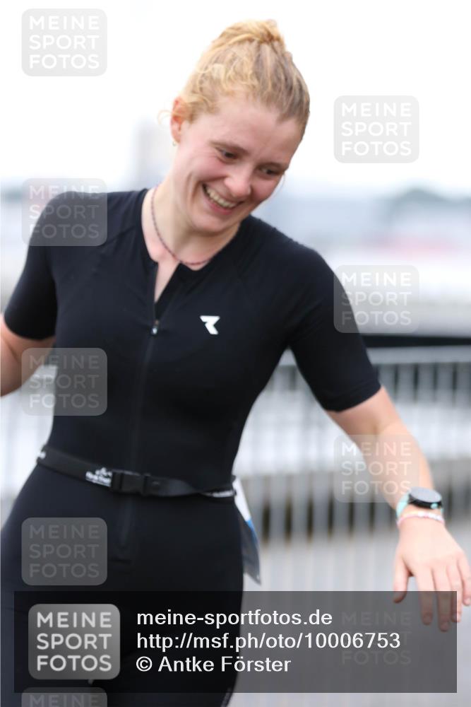 16.08.2026 - KN Förde Triathlon 2026 Antke Förster http://msf.ph/oto/10006753 16.08.2026 10:25:07 Laufen  meine-sportfotos.de