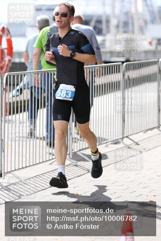 16.08.2026 - KN Förde Triathlon 2026 Antke Förster http://msf.ph/oto/10006782 16.08.2026 13:49:29 Laufen 583, 1338 meine-sportfotos.de