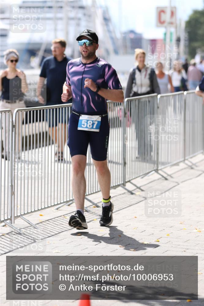 16.08.2026 - KN Förde Triathlon 2026 Antke Förster http://msf.ph/oto/10006953 16.08.2026 13:50:51 Laufen 587 meine-sportfotos.de