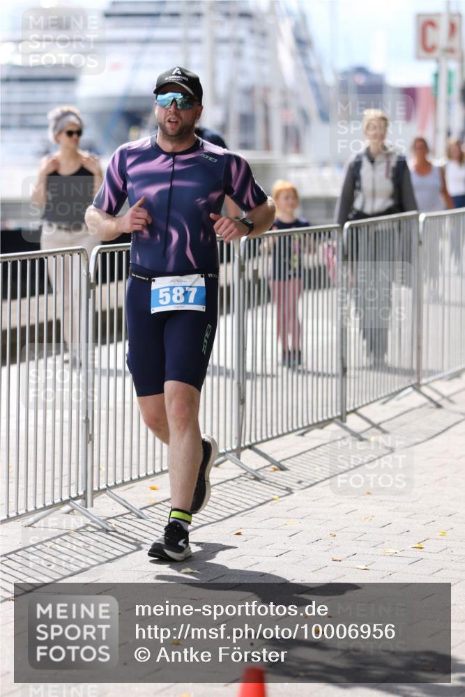 16.08.2026 - KN Förde Triathlon 2026 Antke Förster http://msf.ph/oto/10006956 16.08.2026 13:50:51 Laufen 3, 587 meine-sportfotos.de