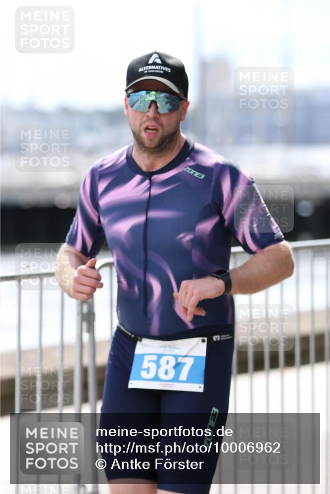 16.08.2026 - KN Förde Triathlon 2026 Antke Förster http://msf.ph/oto/10006962 16.08.2026 13:50:54 Laufen 587, 3, 3 meine-sportfotos.de