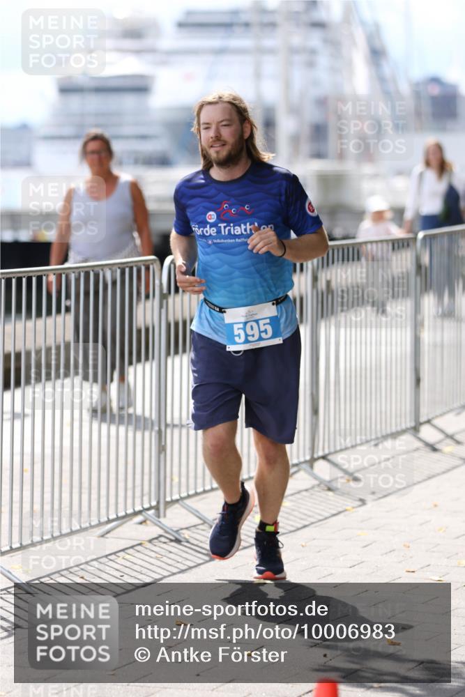 16.08.2026 - KN Förde Triathlon 2026 Antke Förster http://msf.ph/oto/10006983 16.08.2026 13:51:05 Laufen 595 meine-sportfotos.de