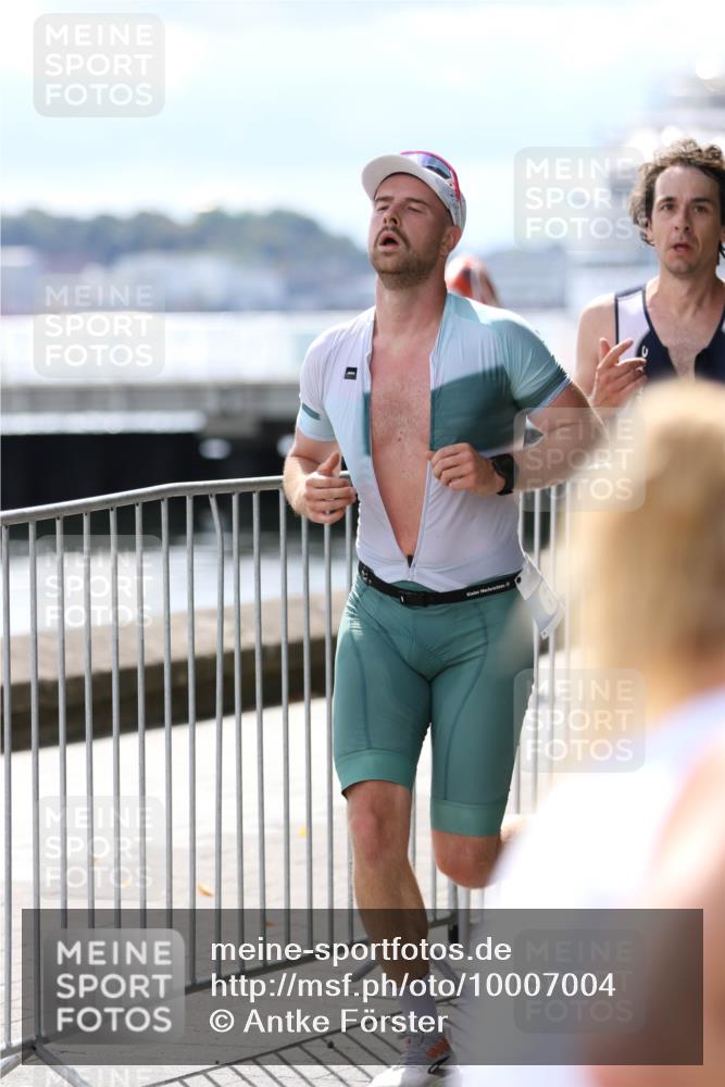 16.08.2026 - KN Förde Triathlon 2026 Antke Förster http://msf.ph/oto/10007004 16.08.2026 13:51:12 Laufen  meine-sportfotos.de