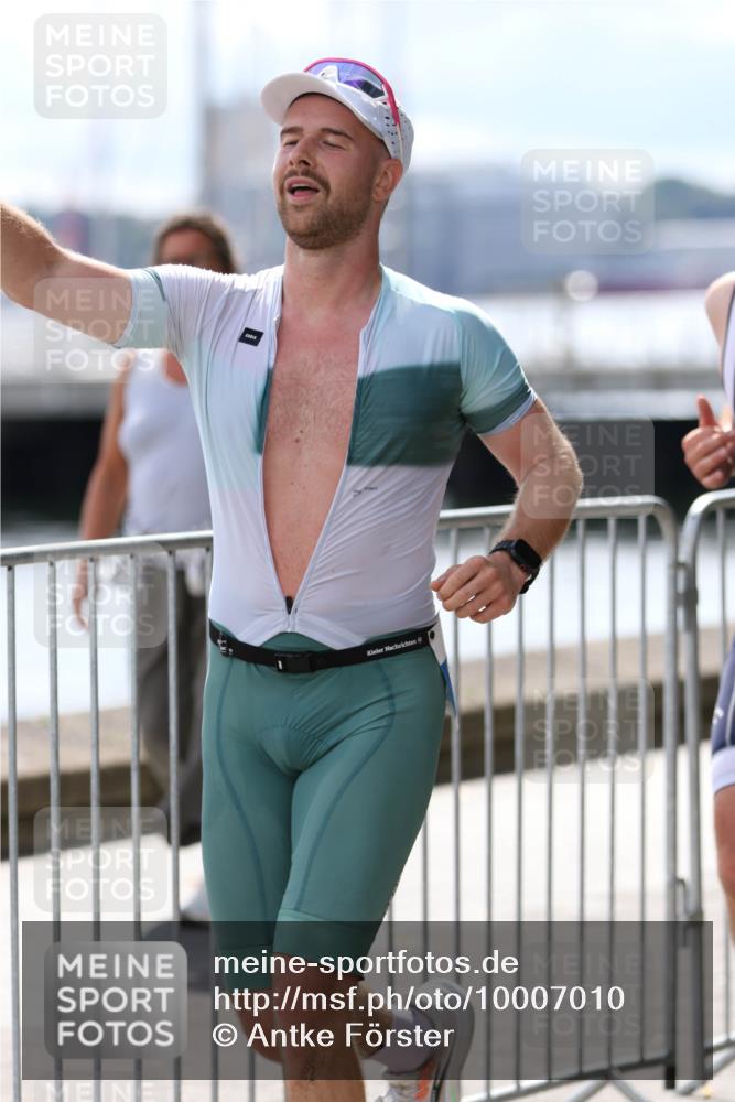 16.08.2026 - KN Förde Triathlon 2026 Antke Förster http://msf.ph/oto/10007010 16.08.2026 13:51:13 Laufen  meine-sportfotos.de