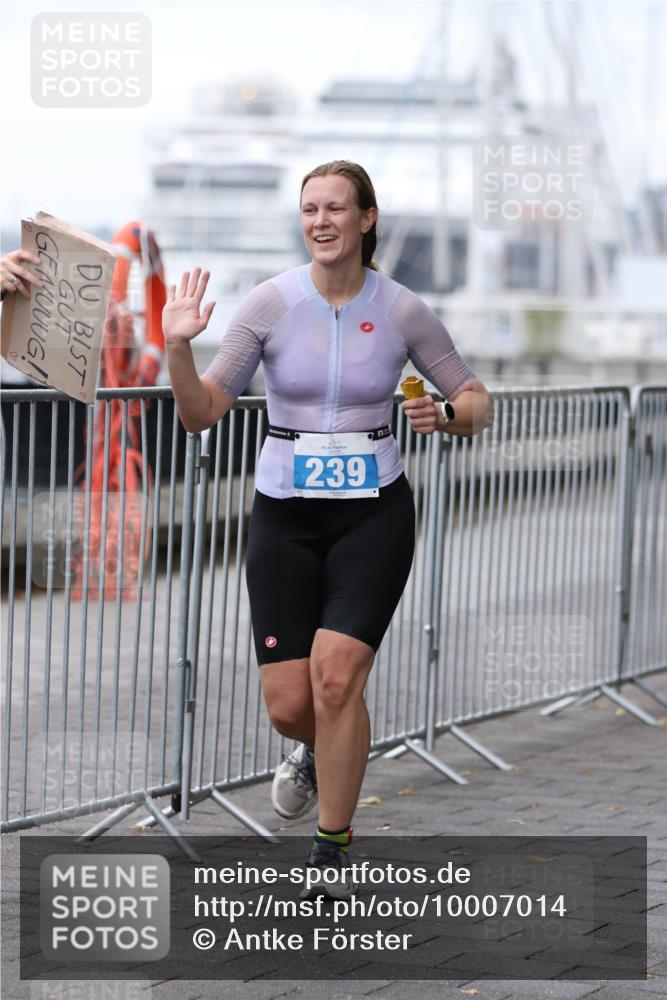 16.08.2026 - KN Förde Triathlon 2026 Antke Förster http://msf.ph/oto/10007014 16.08.2026 10:26:49 Laufen 239 meine-sportfotos.de