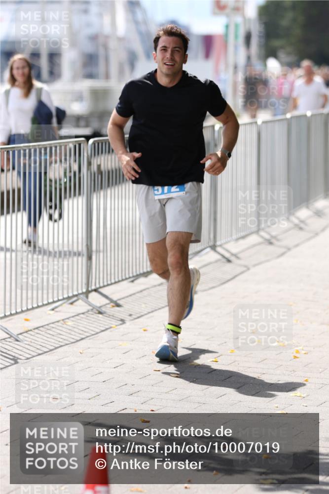16.08.2026 - KN Förde Triathlon 2026 Antke Förster http://msf.ph/oto/10007019 16.08.2026 13:51:19 Laufen  meine-sportfotos.de