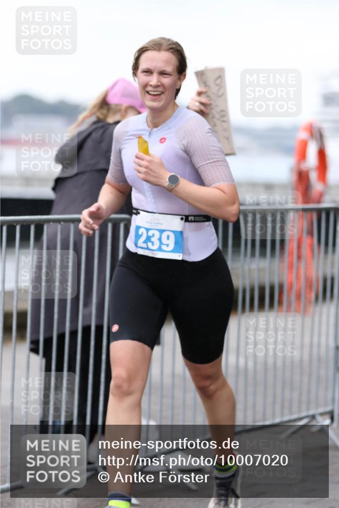 16.08.2026 - KN Förde Triathlon 2026 Antke Förster http://msf.ph/oto/10007020 16.08.2026 10:26:50 Laufen 239 meine-sportfotos.de