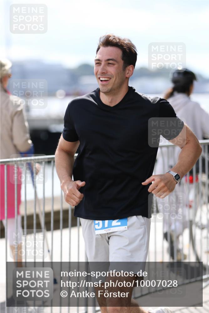 16.08.2026 - KN Förde Triathlon 2026 Antke Förster http://msf.ph/oto/10007028 16.08.2026 13:51:21 Laufen  meine-sportfotos.de