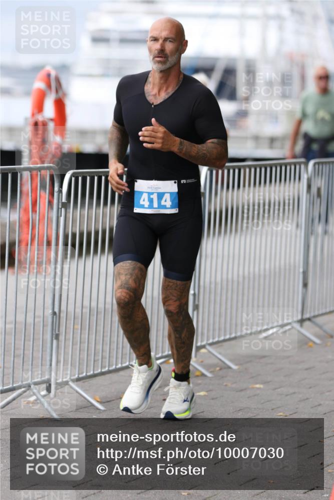 16.08.2026 - KN Förde Triathlon 2026 Antke Förster http://msf.ph/oto/10007030 16.08.2026 12:07:20 Laufen 414 meine-sportfotos.de