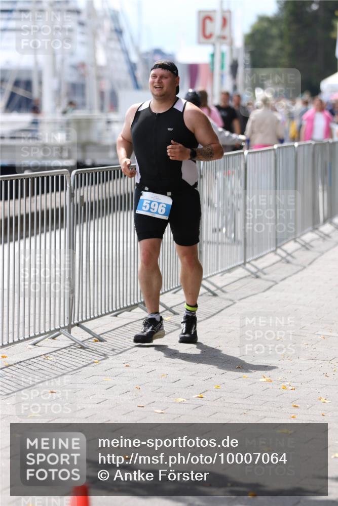 16.08.2026 - KN Förde Triathlon 2026 Antke Förster http://msf.ph/oto/10007064 16.08.2026 13:51:47 Laufen 596 meine-sportfotos.de