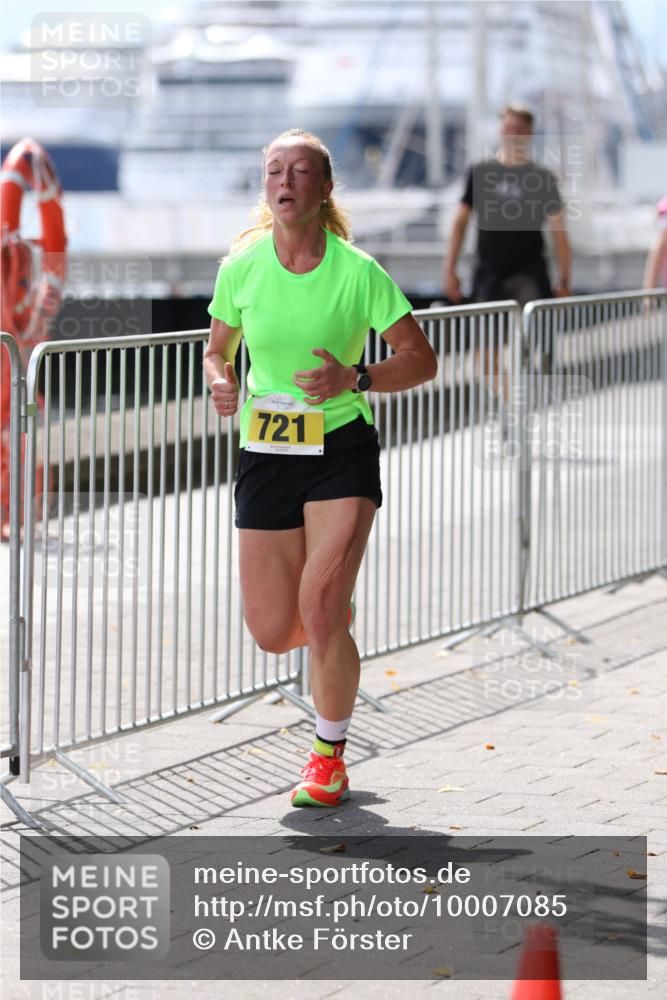 16.08.2026 - KN Förde Triathlon 2026 Antke Förster http://msf.ph/oto/10007085 16.08.2026 13:52:07 Laufen 721 meine-sportfotos.de