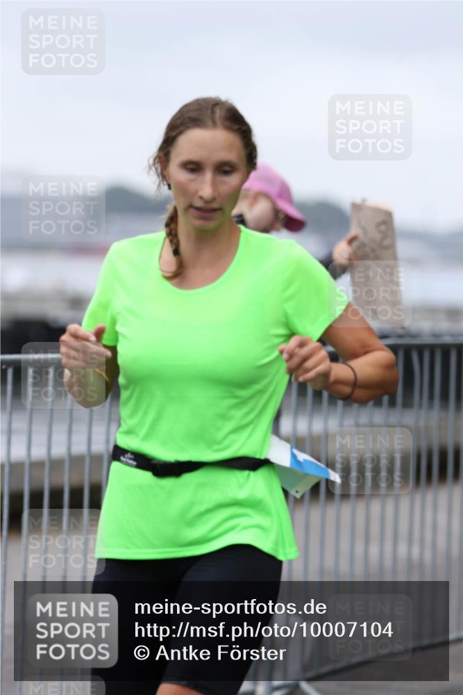 16.08.2026 - KN Förde Triathlon 2026 Antke Förster http://msf.ph/oto/10007104 16.08.2026 10:27:29 Laufen  meine-sportfotos.de