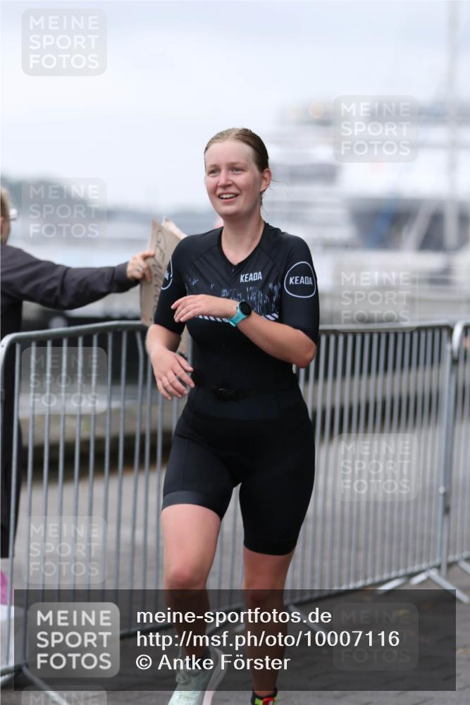 16.08.2026 - KN Förde Triathlon 2026 Antke Förster http://msf.ph/oto/10007116 16.08.2026 10:27:38 Laufen  meine-sportfotos.de
