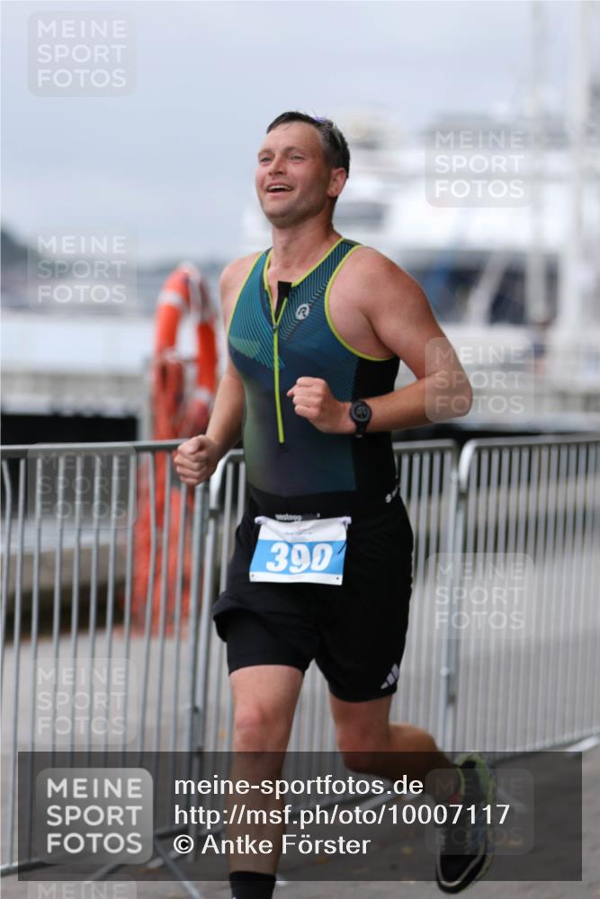 16.08.2026 - KN Förde Triathlon 2026 Antke Förster http://msf.ph/oto/10007117 16.08.2026 12:07:52 Laufen 390 meine-sportfotos.de