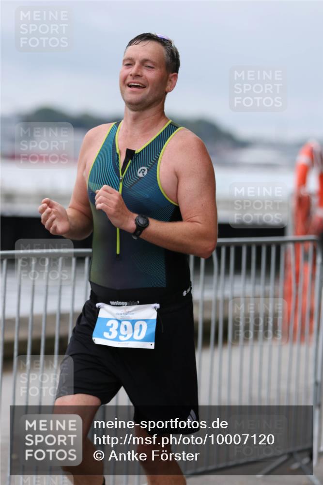 16.08.2026 - KN Förde Triathlon 2026 Antke Förster http://msf.ph/oto/10007120 16.08.2026 12:07:52 Laufen 390 meine-sportfotos.de