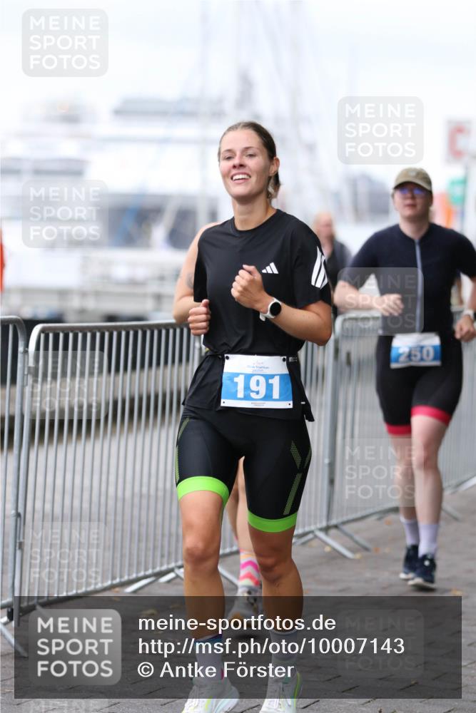 16.08.2026 - KN Förde Triathlon 2026 Antke Förster http://msf.ph/oto/10007143 16.08.2026 10:27:52 Laufen 191, 250 meine-sportfotos.de