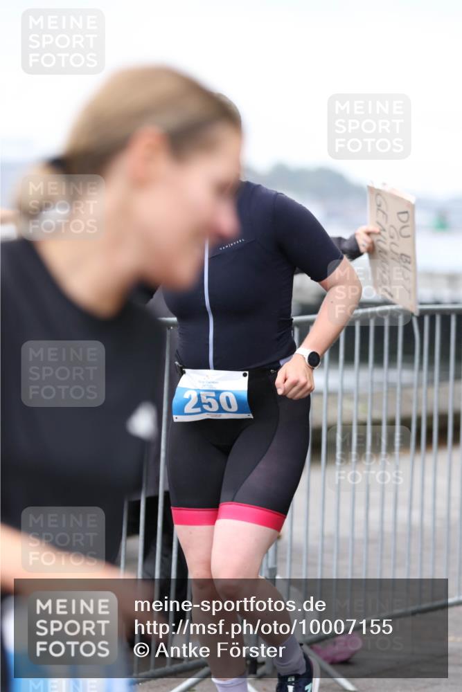 16.08.2026 - KN Förde Triathlon 2026 Antke Förster http://msf.ph/oto/10007155 16.08.2026 10:27:55 Laufen 250 meine-sportfotos.de