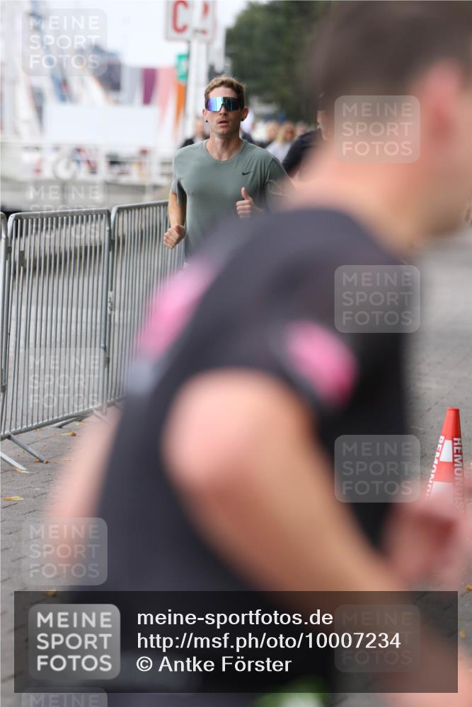 16.08.2026 - KN Förde Triathlon 2026 Antke Förster http://msf.ph/oto/10007234 16.08.2026 12:08:35 Laufen  meine-sportfotos.de