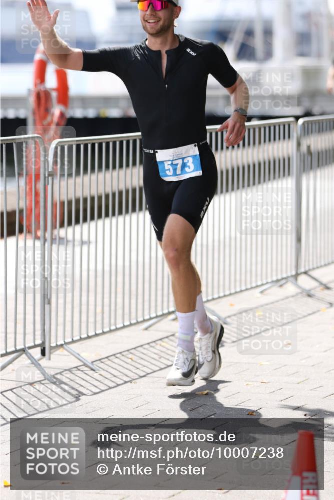 16.08.2026 - KN Förde Triathlon 2026 Antke Förster http://msf.ph/oto/10007238 16.08.2026 13:53:13 Laufen 2, 573 meine-sportfotos.de