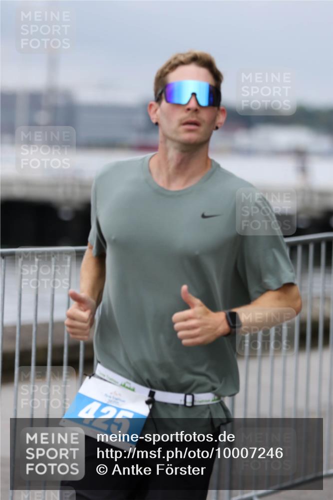 16.08.2026 - KN Förde Triathlon 2026 Antke Förster http://msf.ph/oto/10007246 16.08.2026 12:08:39 Laufen 425 meine-sportfotos.de