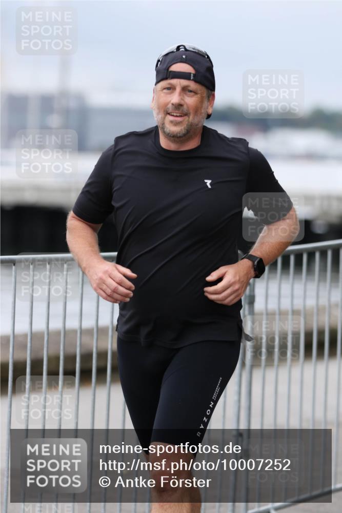 16.08.2026 - KN Förde Triathlon 2026 Antke Förster http://msf.ph/oto/10007252 16.08.2026 12:08:40 Laufen  meine-sportfotos.de