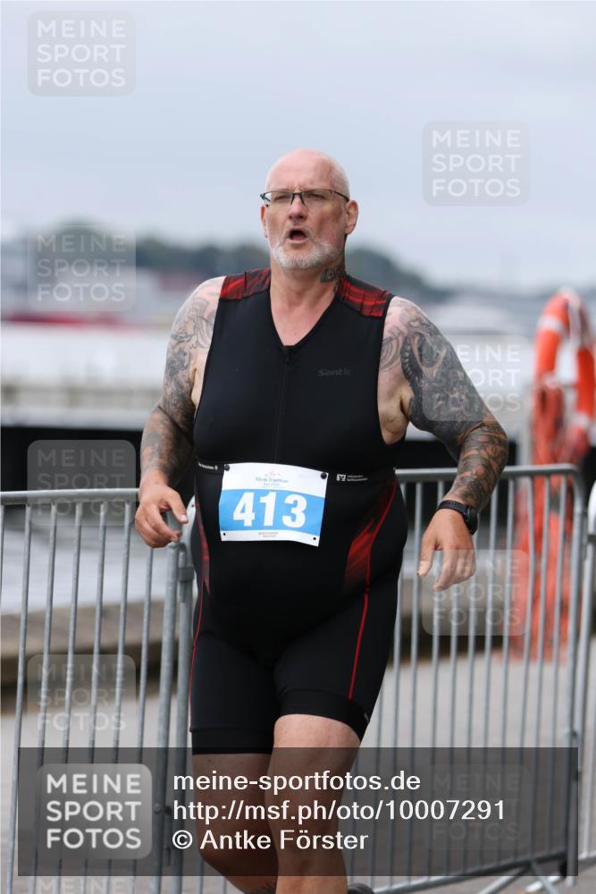 16.08.2026 - KN Förde Triathlon 2026 Antke Förster http://msf.ph/oto/10007291 16.08.2026 12:09:01 Laufen 413 meine-sportfotos.de