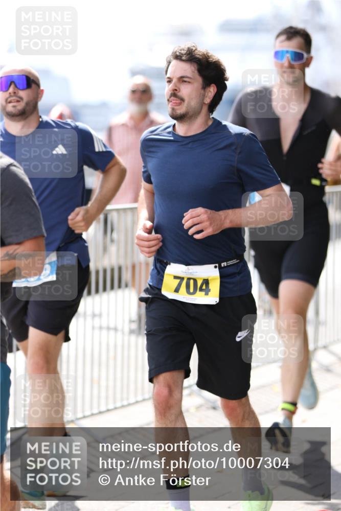 16.08.2026 - KN Förde Triathlon 2026 Antke Förster http://msf.ph/oto/10007304 16.08.2026 13:53:33 Laufen 704 meine-sportfotos.de