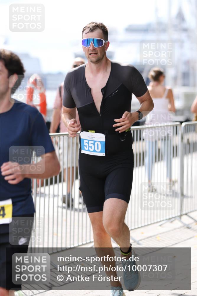 16.08.2026 - KN Förde Triathlon 2026 Antke Förster http://msf.ph/oto/10007307 16.08.2026 13:53:34 Laufen 550 meine-sportfotos.de