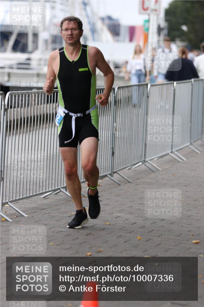 16.08.2026 - KN Förde Triathlon 2026 Antke Förster http://msf.ph/oto/10007336 16.08.2026 12:09:27 Laufen  meine-sportfotos.de