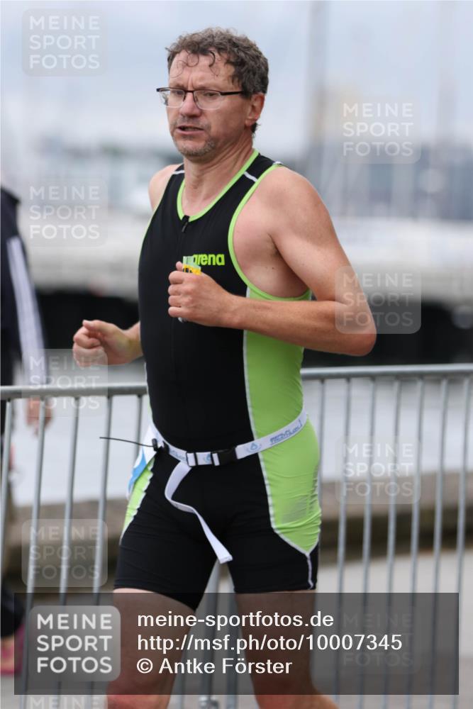 16.08.2026 - KN Förde Triathlon 2026 Antke Förster http://msf.ph/oto/10007345 16.08.2026 12:09:30 Laufen  meine-sportfotos.de