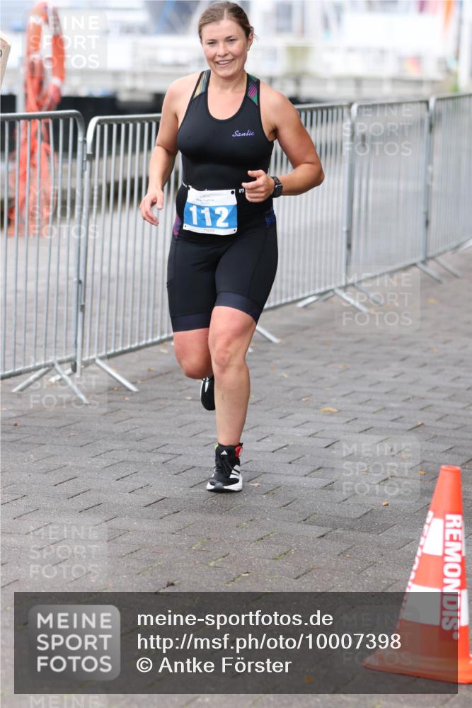 16.08.2026 - KN Förde Triathlon 2026 Antke Förster http://msf.ph/oto/10007398 16.08.2026 10:29:55 Laufen 112, 3 meine-sportfotos.de