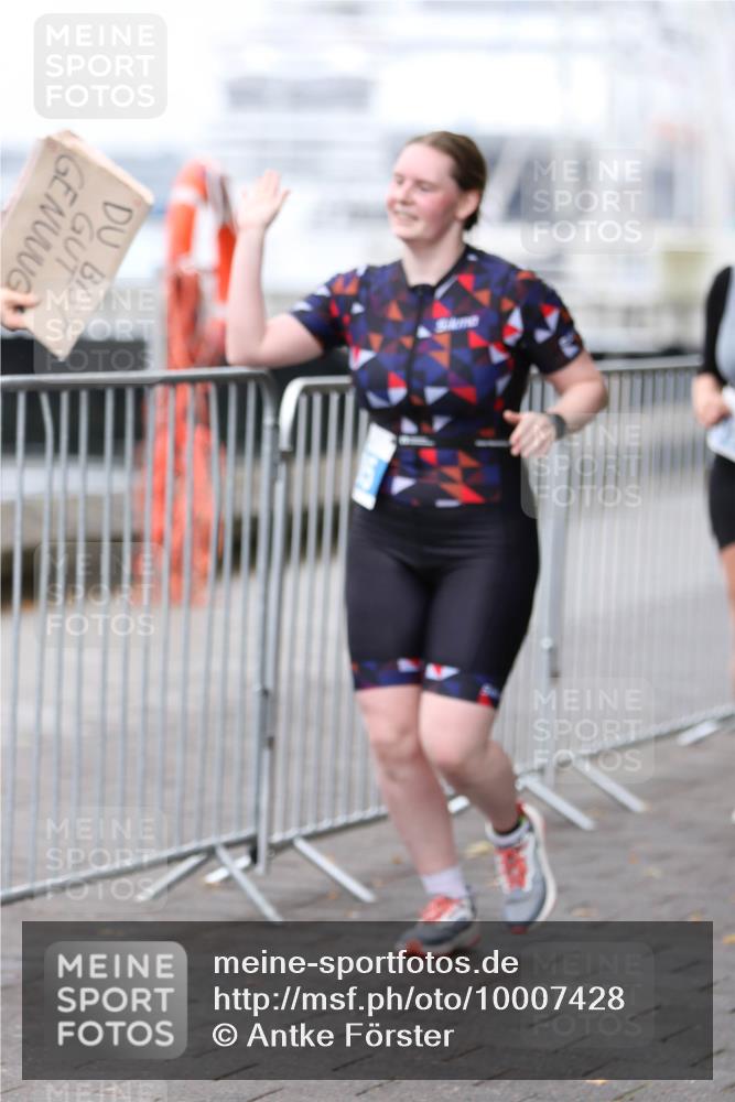 16.08.2026 - KN Förde Triathlon 2026 Antke Förster http://msf.ph/oto/10007428 16.08.2026 10:30:07 Laufen  meine-sportfotos.de