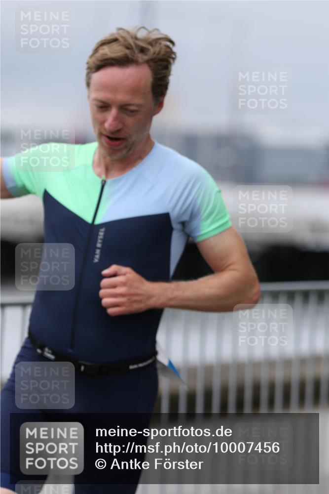 16.08.2026 - KN Förde Triathlon 2026 Antke Förster http://msf.ph/oto/10007456 16.08.2026 12:10:07 Laufen  meine-sportfotos.de