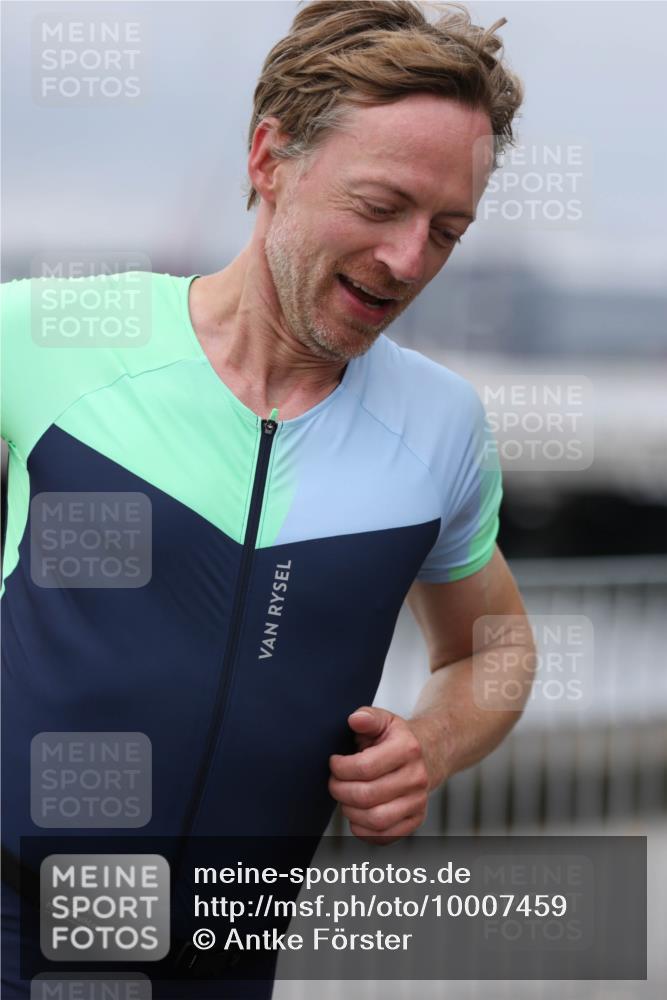 16.08.2026 - KN Förde Triathlon 2026 Antke Förster http://msf.ph/oto/10007459 16.08.2026 12:10:07 Laufen  meine-sportfotos.de