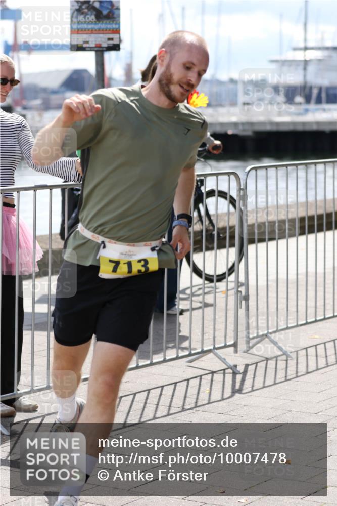 16.08.2026 - KN Förde Triathlon 2026 Antke Förster http://msf.ph/oto/10007478 16.08.2026 13:55:22 Laufen 713 meine-sportfotos.de